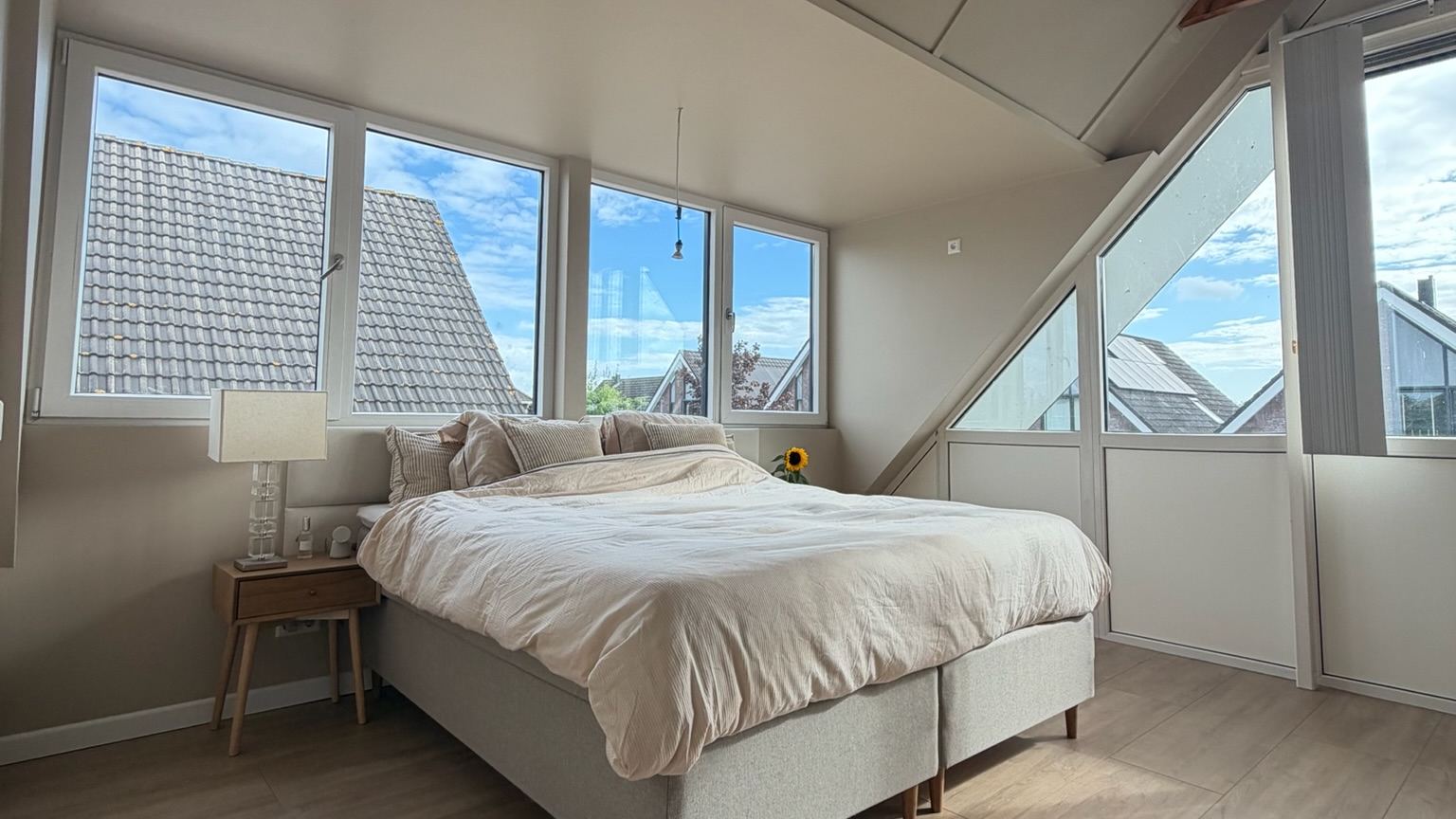 Een zolder die geen zolder meer is, maar de rustigste kamer van het huis